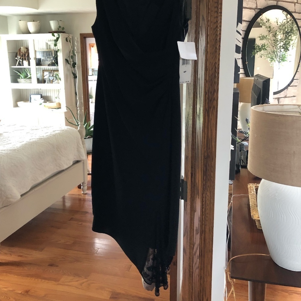PERFECT LITLLE BLACK COCKTAIL PARTY DRESS NWT SIZE 4 PETITE - Picture 2 of 11